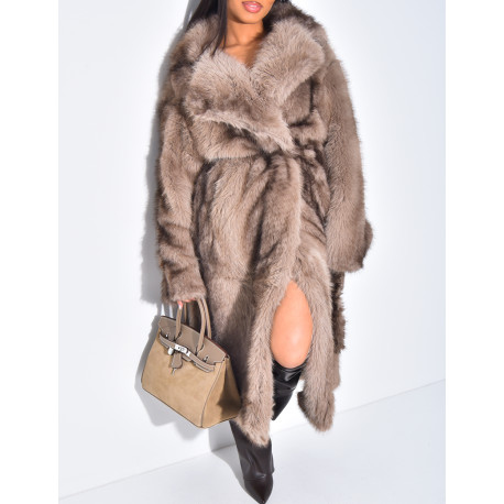 Manteau très long en fausse fourrure et ceinture