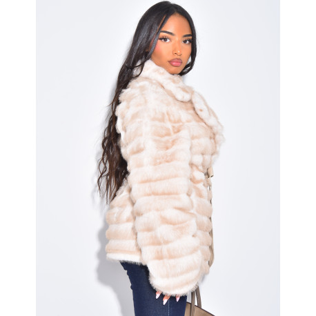 Manteau court en fausse fourrure à ceinture assortie