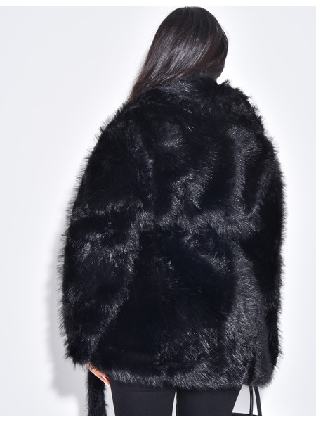 Manteau mi-long en fausse fourrure à ceinture