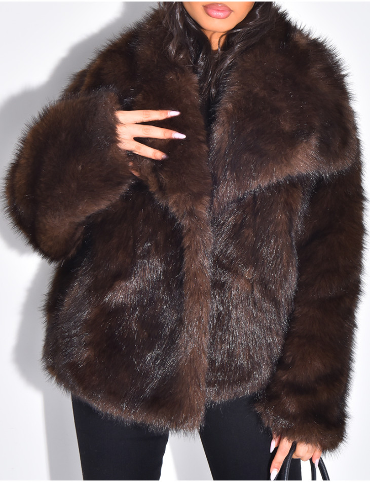 Short jacket in warm brown faux fur