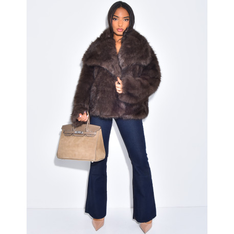 Kurze Jacke aus Kunstfell in kaltem Braun