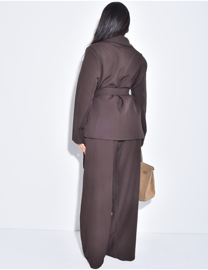 Set aus drapiertem Blazer zum Binden und gerader Hose