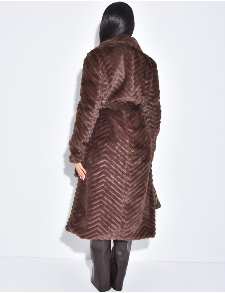 Manteau long en fausse fourrure effet chevron