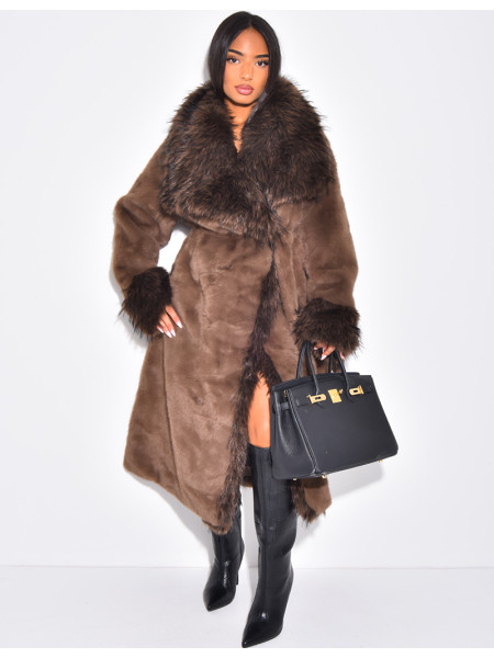 Manteau long en fausse fourrure à col rabattu