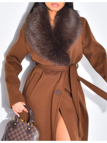 Manteau long et texturé en feutrine à col en fourrure