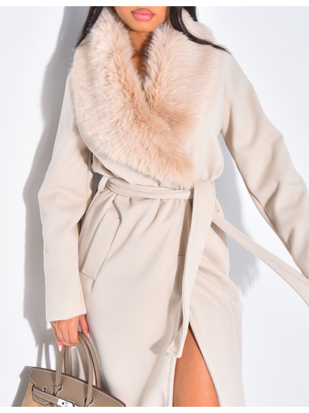 Manteau long et texturé en feutrine à col en fourrure