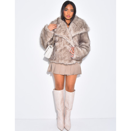 Veste courte en fausse fourrure