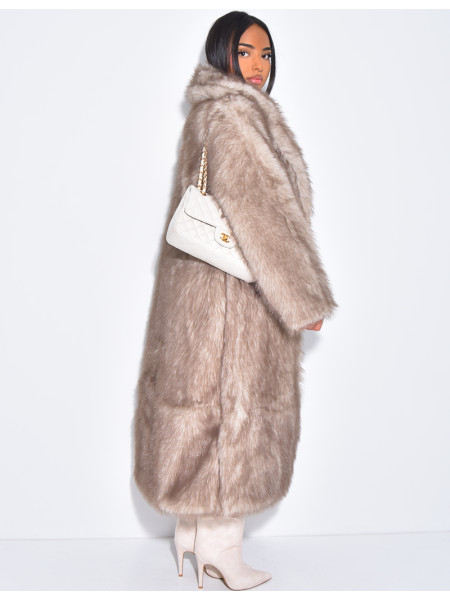 Manteau oversize à fourrure premium