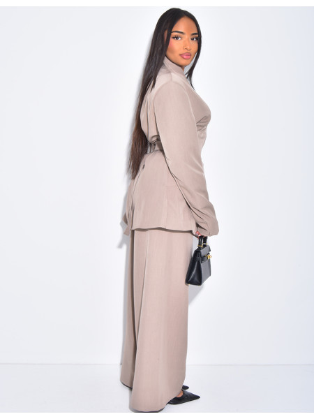 Set comprising a fitted blazer with a stand-up collar and straight-leg trousers