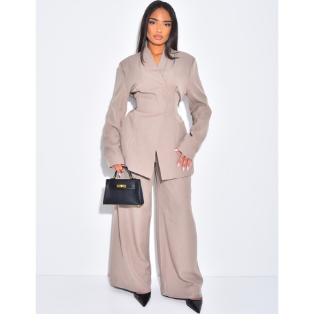 Set comprising a fitted blazer with a stand-up collar and straight-leg trousers