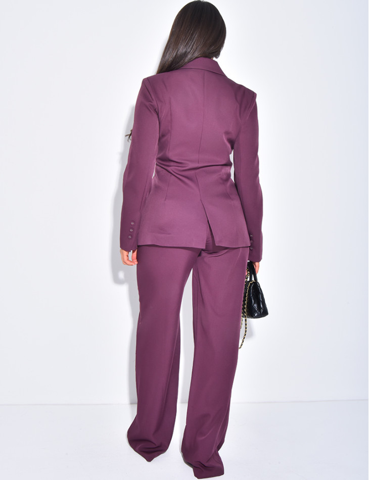 Ensemble de tailleur pantalon et blazer cintré assorti