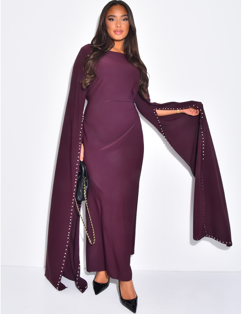 Langes Kleid mit Perlen...