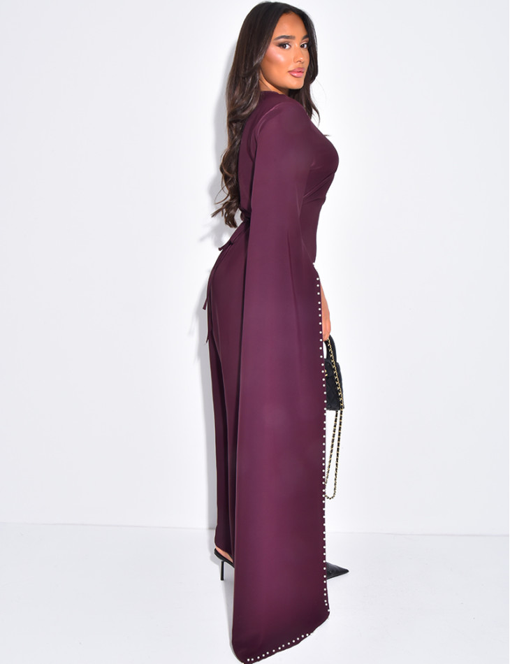 Long dress with slit sleeves adorned with pearls