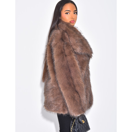 Halblanger Mantel aus Kunstfell mit Umlegekragen