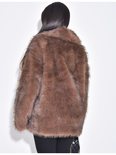 Halblanger Mantel aus Kunstfell mit Umlegekragen