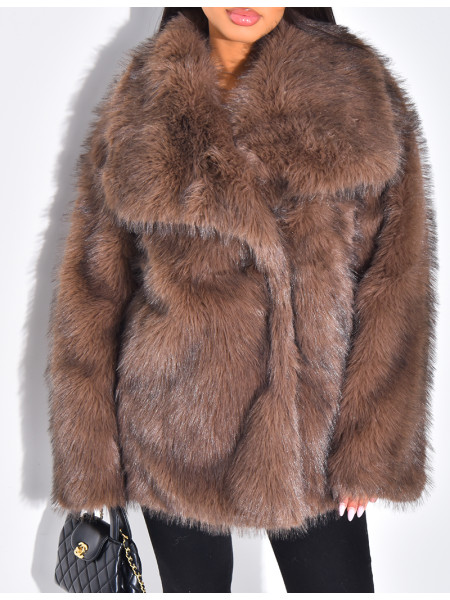 Halblanger Mantel aus Kunstfell mit Umlegekragen