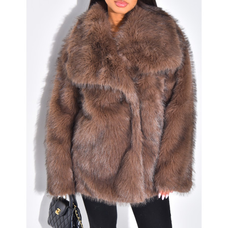 Halblanger Mantel aus Kunstfell mit Umlegekragen