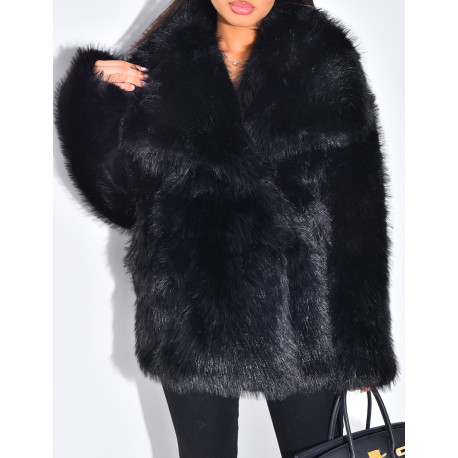 Manteau mi-long en fausse fourrure à col rabattu
