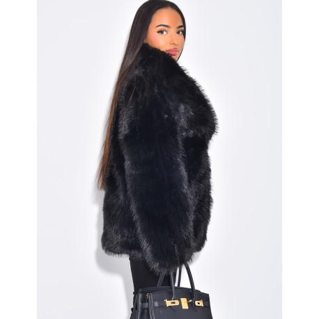 Manteau mi-long en fausse fourrure à col rabattu