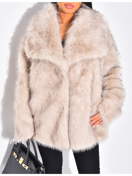 Manteau mi-long en fausse fourrure à col rabattu