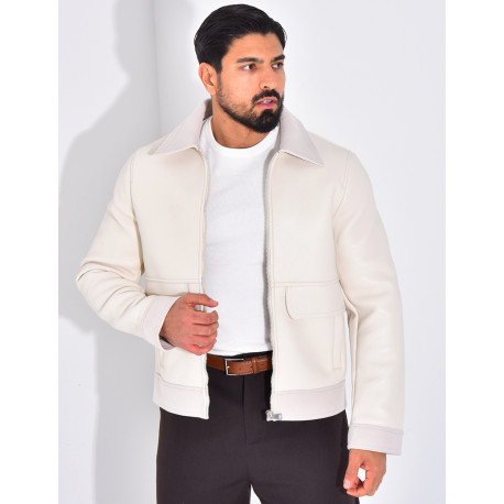 Veste en similicuir aux extrémitées contrastantes