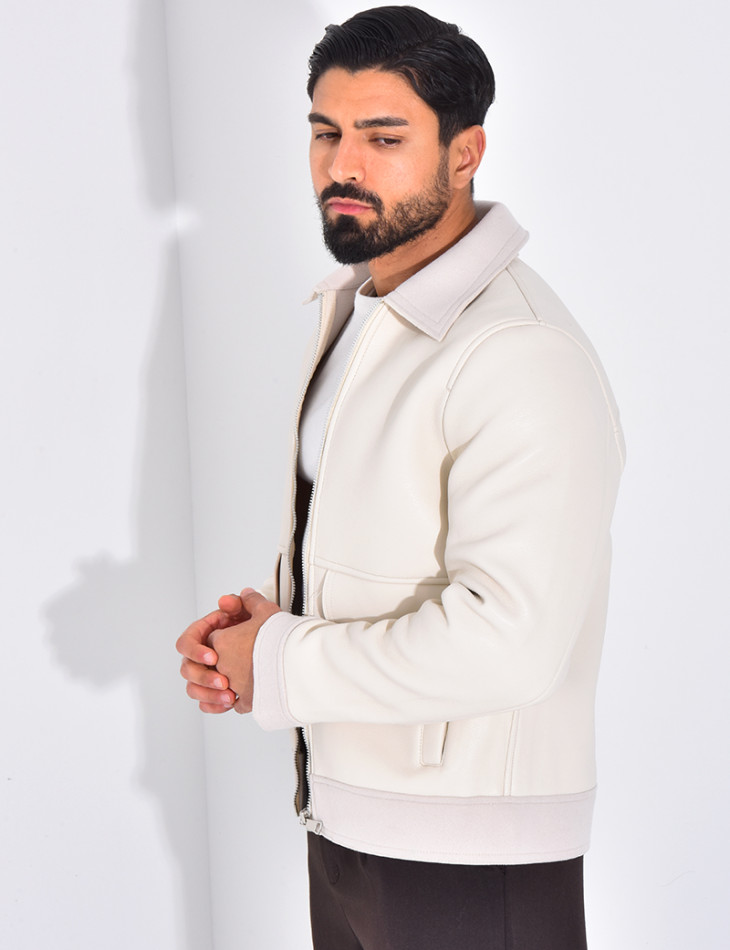 Veste en similicuir aux extrémitées contrastantes