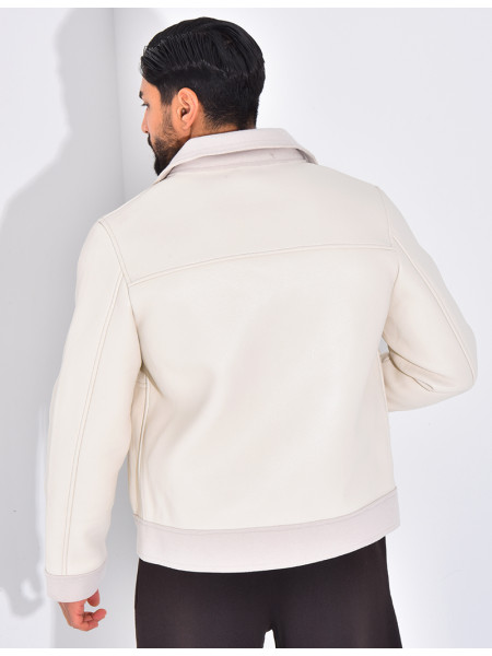Veste en similicuir aux extrémitées contrastantes