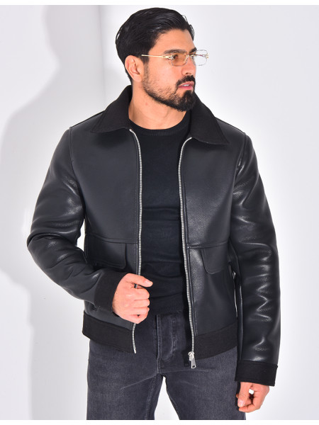 Veste en similicuir aux extrémitées contrastantes