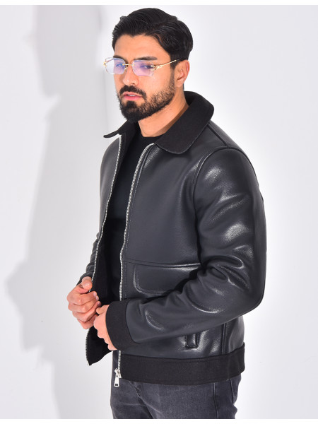 Veste en similicuir aux extrémitées contrastantes