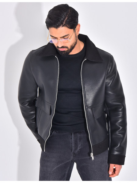 Veste en similicuir aux extrémitées contrastantes