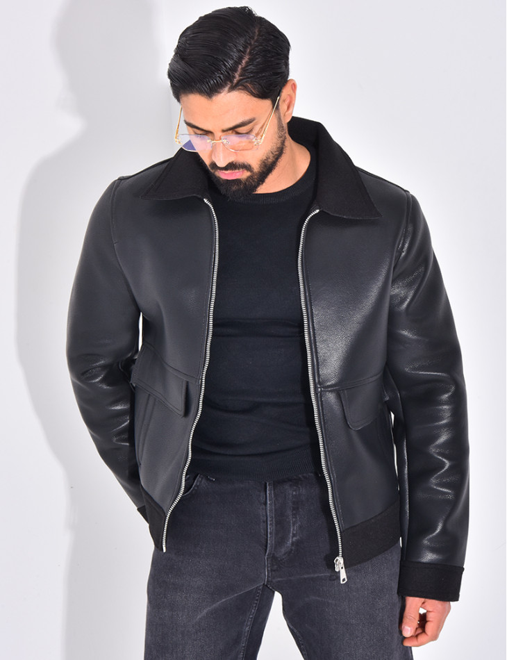 Veste en similicuir aux extrémitées contrastantes