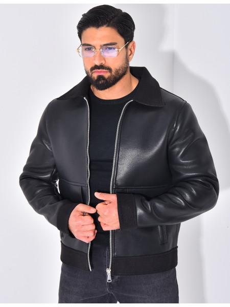 Veste en similicuir aux extrémitées contrastantes