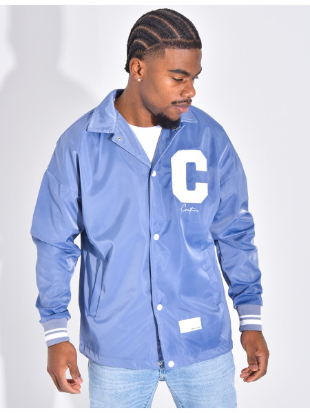 Veste fine avec la lettre C
