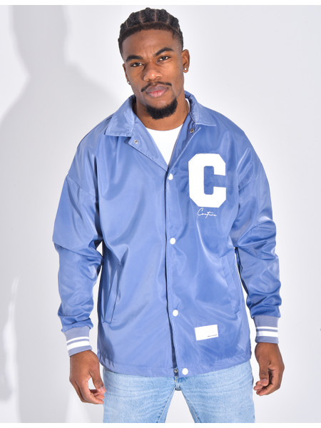 Veste fine avec la lettre C