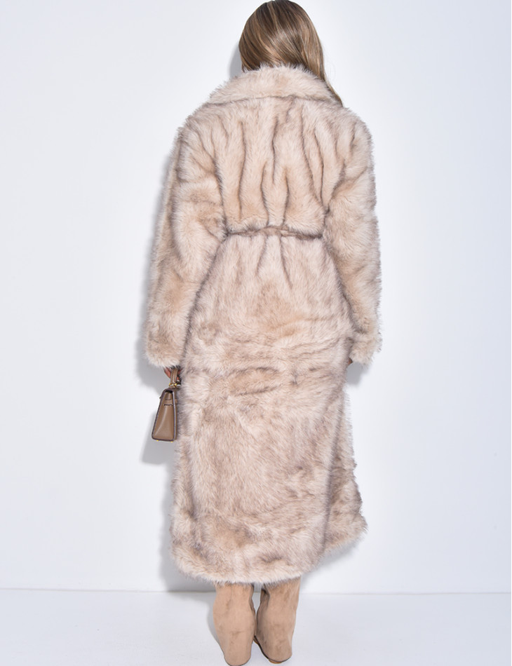 Veste très longue en fausse fourrure et ceinture à la taille