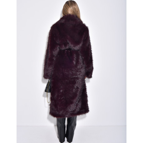 Veste très longue en fausse fourrure et ceinture à la taille