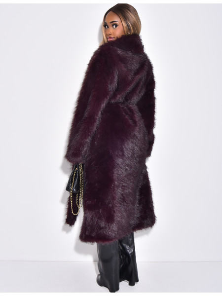 Veste très longue en fausse fourrure et ceinture à la taille
