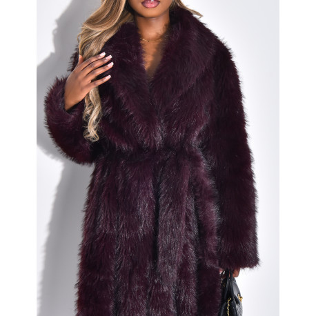 Veste très longue en fausse fourrure et ceinture à la taille