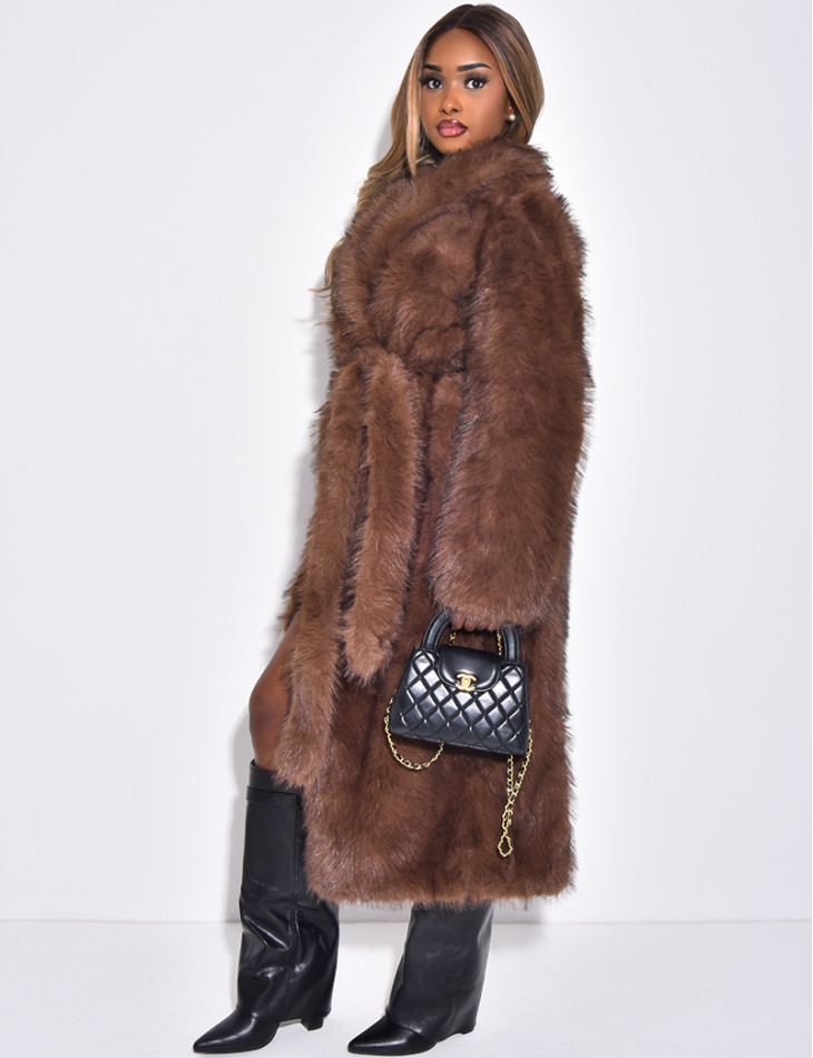 Veste très longue en fausse fourrure et ceinture à la taille