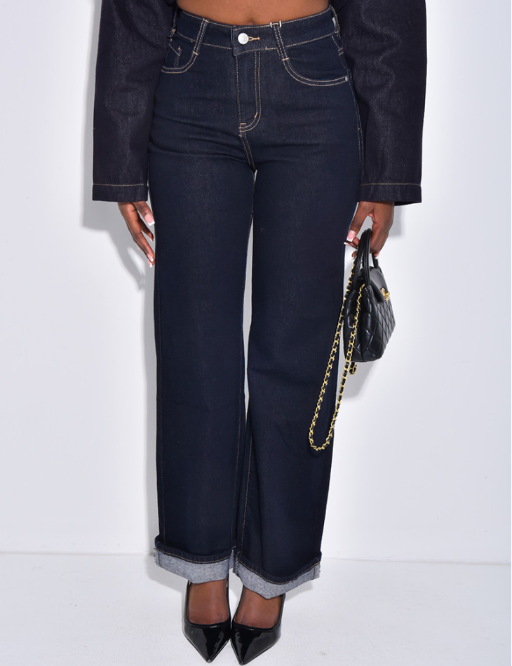 Jeans coupe droite bleu foncé à revers aux chevilles