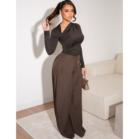 Wide-leg tailored trousers with a puffed effect