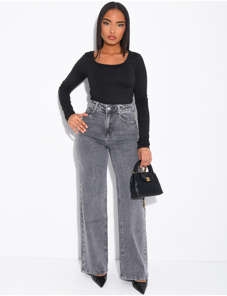 Jeans coupe droite délavé à clous sur les bordures