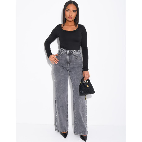 Jeans coupe droite délavé à clous sur les bordures