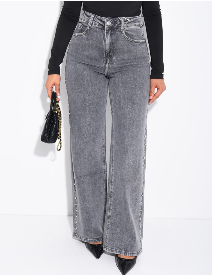 Jeans coupe droite délavé à clous sur les bordures