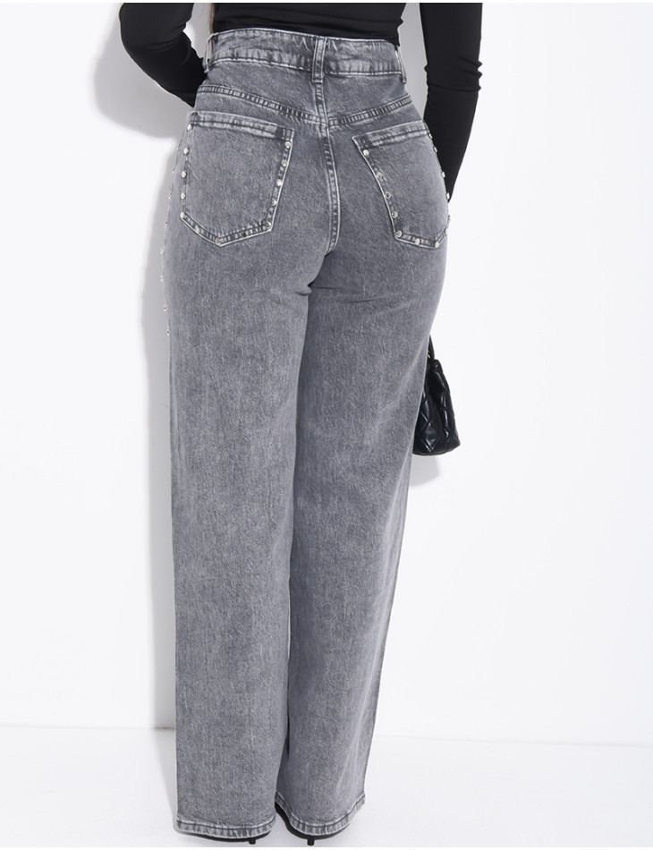 Jeans coupe droite délavé à clous sur les bordures
