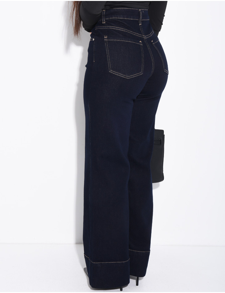 Jeans coupe droite bleu foncé à revers aux chevilles