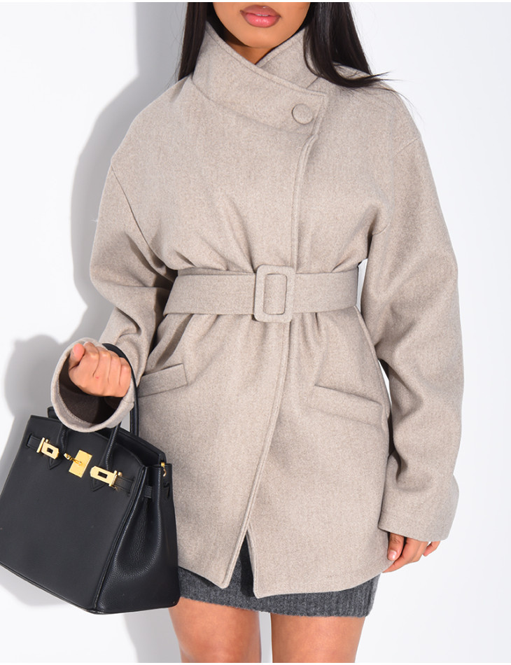 Halblanger Mantel aus Filz mit Gürtel