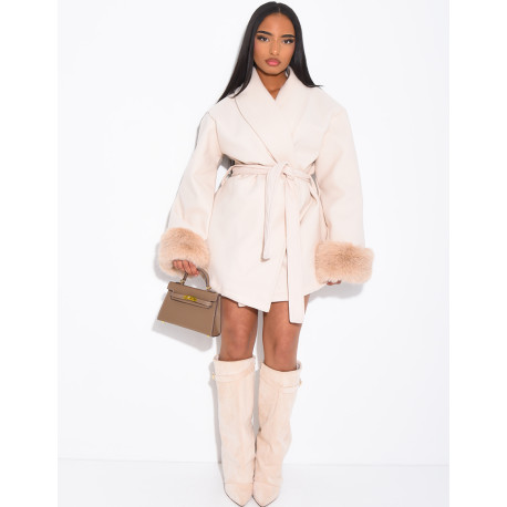 Short wrap coat with fur on the sleeves