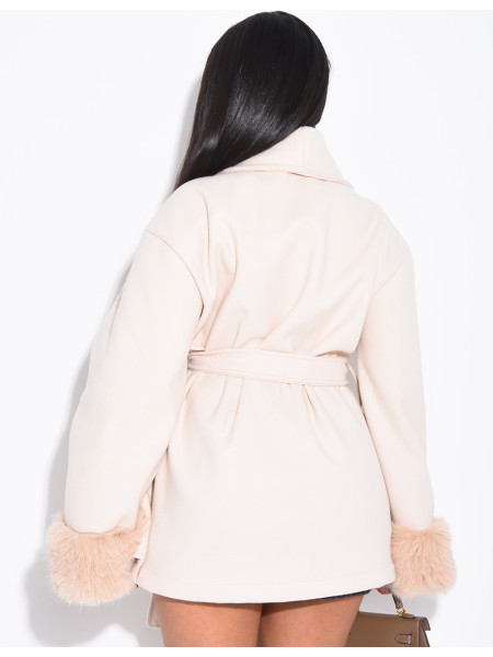 Short wrap coat with fur on the sleeves