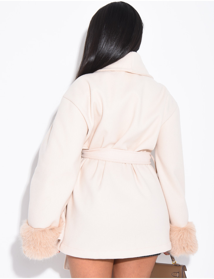 Short wrap coat with fur on the sleeves